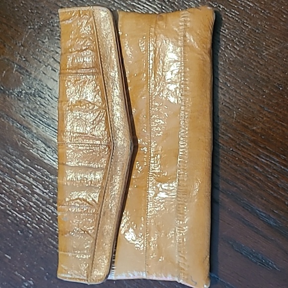 Genuine EEL wallet Made in Korea tan incredibly soft in good preloved condition - Picture 2 of 13